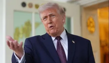 Trump amenaza con bombardear Omán si interfiere en diálogo con Irán por el estrecho de Ormuz