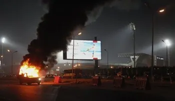 Egipto suspende campeonato de fútbol, por muerte de 22 en partido