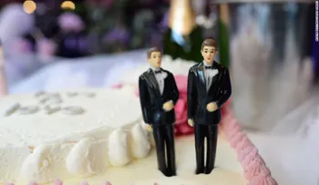 Celebran la primera boda gay entre policías en España