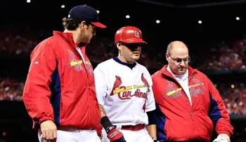 Cardenales sacan de alineación a Yadier Molina para partido contra Cachorros