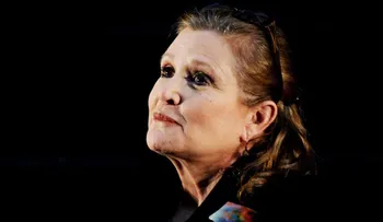 La "sangrienta" advertencia de Carrie Fisher a un productor de cine por acosar a una amiga