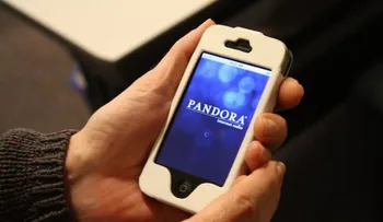 Pandora anuncia acuerdos con grandes discográficas para competir contra Apple y Spotify