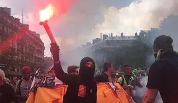 Detienen varios en París, tras paro con Emmanuel Macron 
