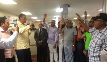 180 dirigentes y miembros del PLD renuncian para apoyar a Luis Abinader