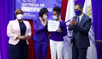 Primera dama reitera compromiso del presidente Abinader con el cierre de la brecha digital