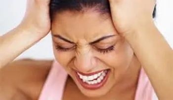 La migraña, no es un simple dolor de cabeza; puede sentir náuseas, vómitos o sensibilidad a la luz y el sonido