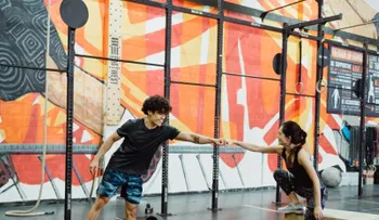 La generación Z cambia las copas por las pesas: el gimnasio se convierte en el nuevo punto de encuentro social
