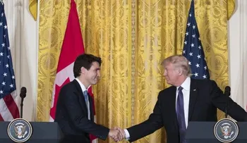 Trump defiende su restrictiva política migratoria y Trudeau su aperturismo