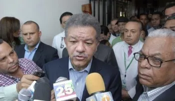 Leonel defiende dos años de gestión Danilo Medina