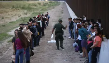 El Salvador llama a sus ciudadanos a "no dejarse engañar" con procedimientos migratorios 