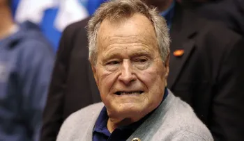 Hospitalizan al expresidente de EE.UU. George H. W. Bush