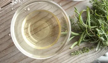 5 tratamientos naturales para eliminar la caspa