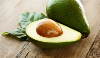 Mascarilla de aguacate para el pelo rizado