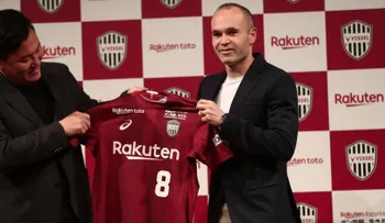 Andrés Iniesta firma con el club japonés Vissel Kobe