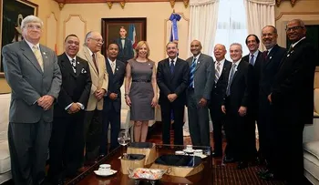 Consejo Directivo de ADORA visita al presidente Danilo Medina 