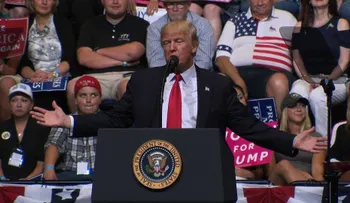 Trump ahora quiere agregar paneles solares al muro fronterizo para que se pague solo
