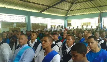 Rafey gradúa 360 en carreras técnicas