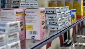 Cada vez es más difícil reponer inventarios de medicinas