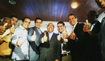 Alfredo Pacheco pasa al PRM; perremeístas le dan la bienvenida