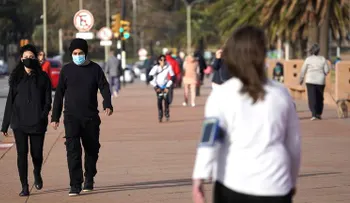 La OMS recomienda lavar a diario, las mascarillas de tela 