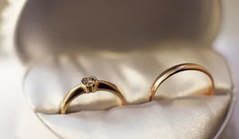 Estos anillos te dicen exactamente dónde está tu pareja, y te notifican si se lo quita