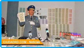 Desmantelan banda falsificaba pesos y dólares