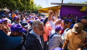 Gonzalo Castillo recorre Barahona y enfoca su discurso en el agro y la presa de Monte Grande