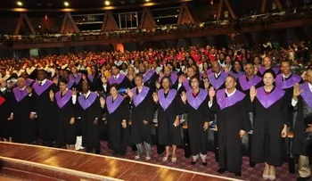 UASD gradúa a 589 maestros y especialistas en postgrado