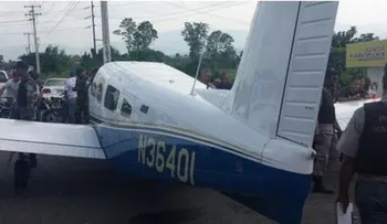 Avioneta aterriza de emergencia en la autopista Duarte