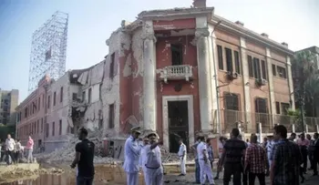 Un muerto y 10 heridos en explosión frente al consulado italiano en El Cairo 