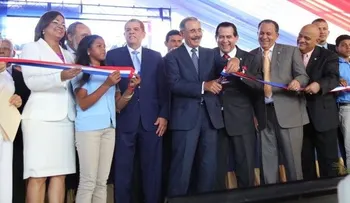 Danilo Medina inaugura 3 escuelas en San Francisco de Macorís