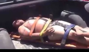 "Un muerto que estaba muy vivo": insólito hallazgo en un pantano sorprende a rescatistas