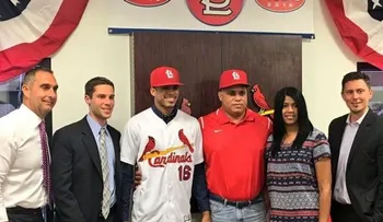 Cardinales firma al Delvin Pérez, 1era selección del draft