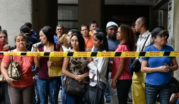 Chile da nuevas opciones de residencia a venezolanos y haitianos