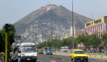 Al menos 8 muertos y 36 heridos por ccidente de bus turístico en Perú 