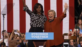 Hillary Clinton y Michelle Obama hacen campaña juntas por primera vez