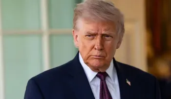 Trump amenaza con quedarse con el petróleo de Irán como en Venezuela