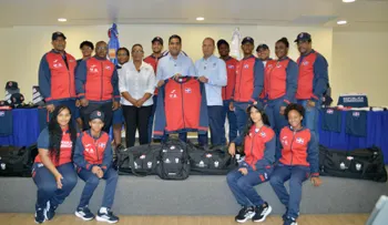 Miderec entrega indumentaria que usarán atletas en Juegos Panamericanos Junior