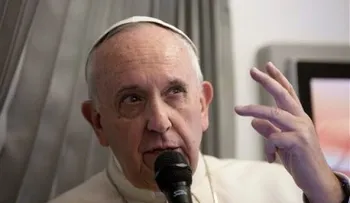 Papa sobre Charlie Hebdo: Hay límites a la libertad de expresión 