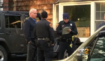 Se enteran 57 años después que su padre fue asesinado y enterrado en el sótano de la casa