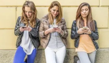 Lo que la adicción al móvil le hace a los jóvenes