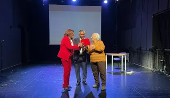 Juan Colón, poeta dominicano, en recital en Italia por la "Jornada Mundial contra la Violencia de la Mujer".