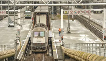 Inmigrante africano muere en el Eurotunel tratando de cruzar hacia Europa