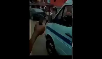 Un ladrón cae en la trampa: Roba un celular falso y se lleva una sorpresa