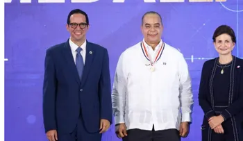 Raquel Peña entrega Premio Nacional a la Calidad Pública