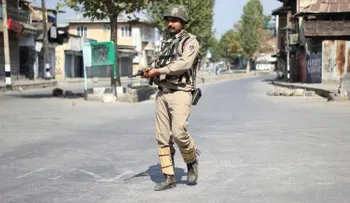 Ataque de India en la disputada región de Cachemira mata a 2 soldados pakistaníes