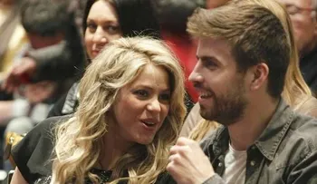 Escándalo con Piqué y Shakira: el jugador agredió a una reportera y la cantante ni se inmutó