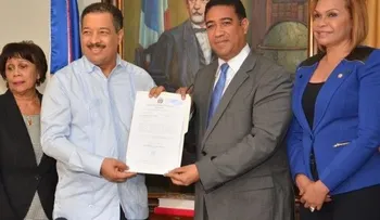 Senado le solicita a la JCE dejar sin efecto cambios masivos de residencias