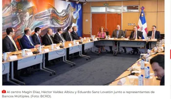 Valdez Albizu resalta fortaleza económica ante incertidumbre global