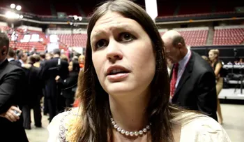 Casa Blanca dice a Trump no lo eligieron para "pasar tiempo con reporteros y celebridades"